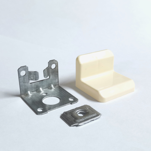 угловое соединение навес мебельный регулируемый 1,5мм с декор. накладкой, крем купить в https://rmkmasterium.ru/