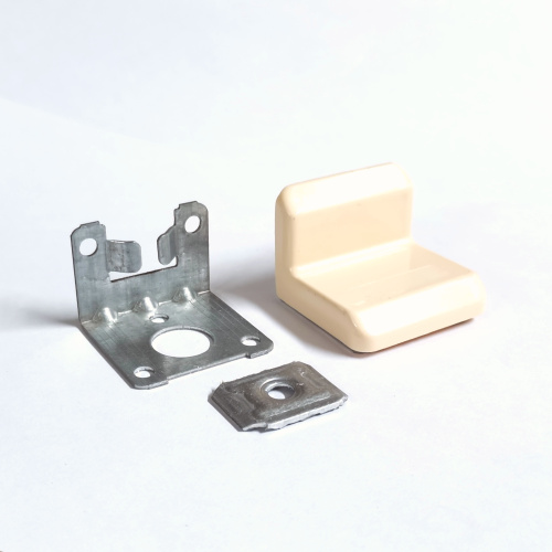 угловое соединение навес мебельный регулируемый 1,5мм с декор. накладкой, клён купить в https://rmkmasterium.ru/