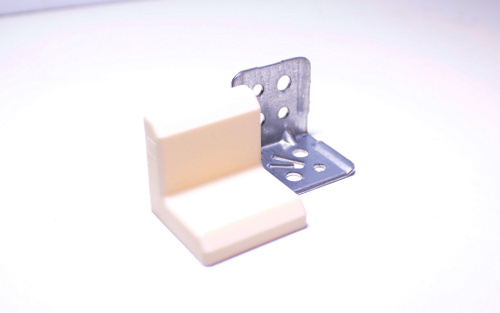 уголок декоративный 28*28 крем купить в https://rmkmasterium.ru/