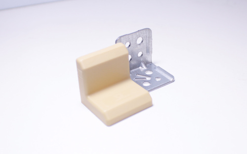 уголок декоративный 28*28 клён купить в https://rmkmasterium.ru/